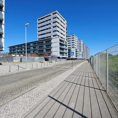Parque Nações, Garagem, Ac, Varanda